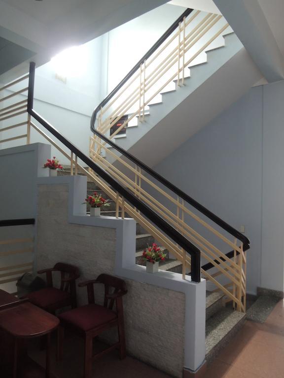 My Hanh Hotel Hue Bagian luar foto