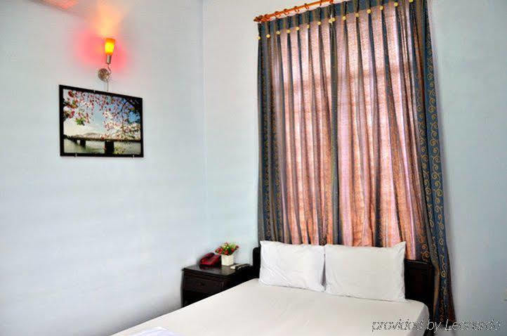 My Hanh Hotel Hue Bagian luar foto